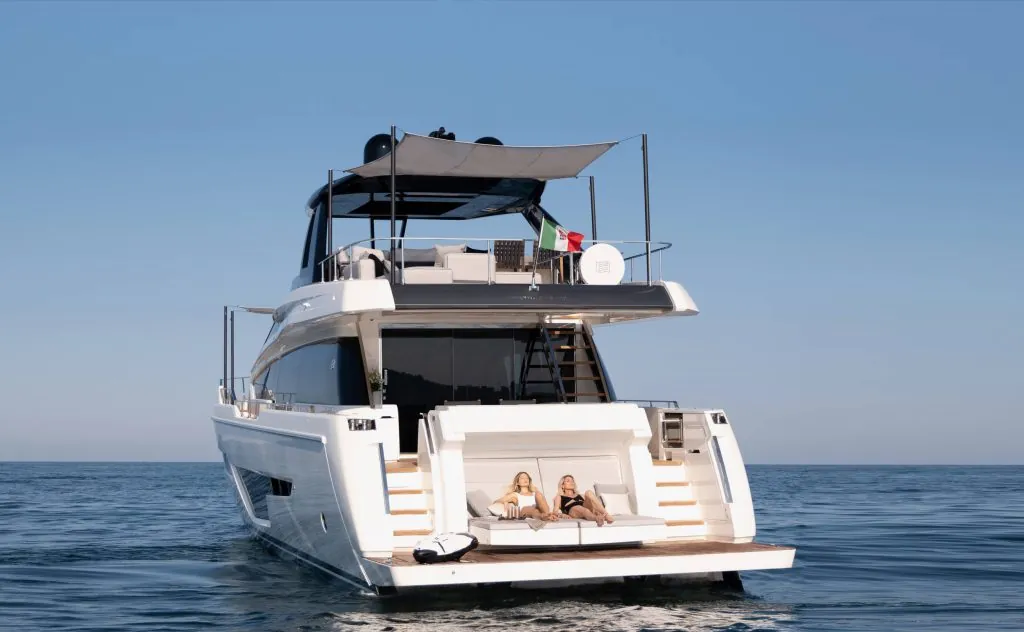 Ferretti Yachts 780